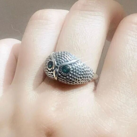 The Green Eyed Owl Ring in 925 antiqued silver - Picture 2 of 6